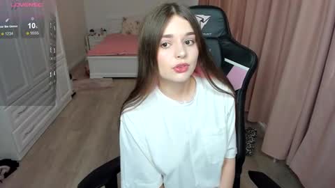 Cassie  STREAMS HERE EVERYDAY online show from October 23, 9:26 am