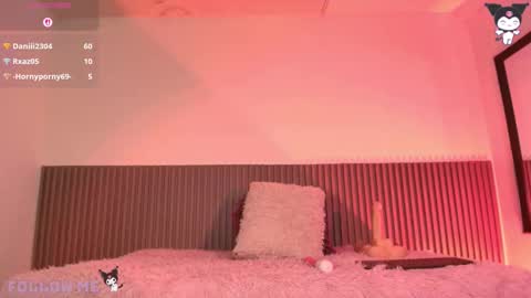 V I C T O R I A online show from March 3, 8:04 pm