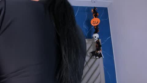 ibbie_ online show from October 24, 12:23 pm