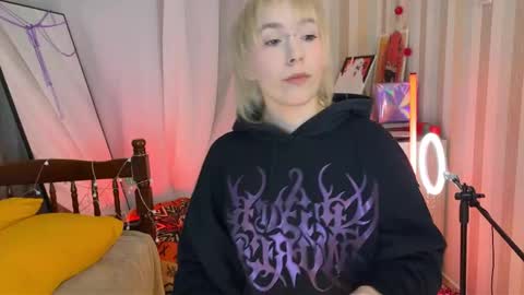 Emmy  help me reach 100 thumbs up online show from February 28, 5:45 pm