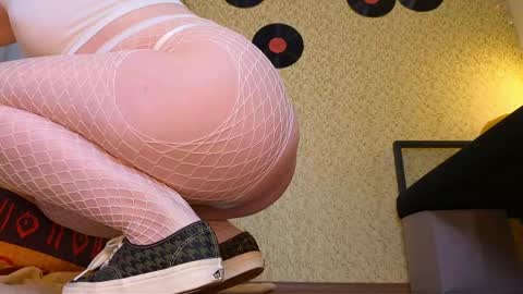 Emmy  help me reach 100 thumbs up online show from September 25, 3:11 pm