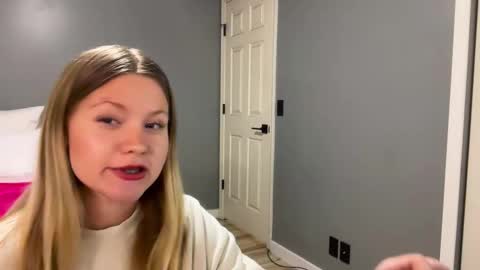 cassie online show from November 7, 12:05 am