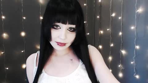 iiiiiiis online show from March 25, 1:36 pm