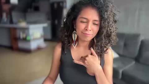 Snapshot of illaroom chatting on February 5, 8:46 pm Kloe online show from February 5, 8:46 pm