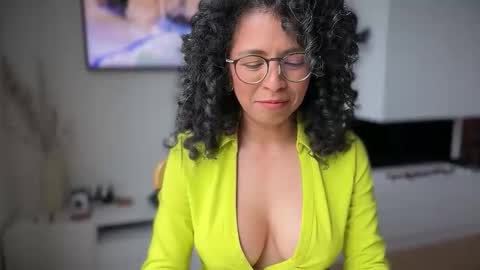 Kloe online show from April 15, 7:03 pm