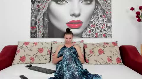 Snapshot of illegalbeauty87 chatting on September 14, 6:28 pm Ingrid or more easier...Miss GoDDess Mistress online show from September 14, 6:28 pm
