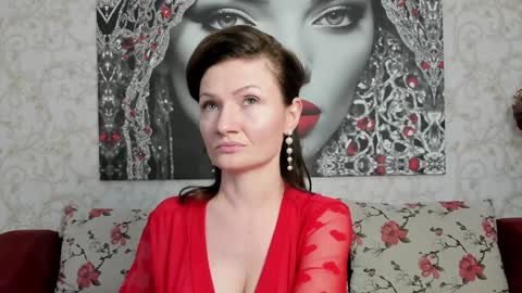 Snapshot of illegalbeauty87 chatting on December 24, 10:28 pm Ingrid or more easier...Miss GoDDess Mistress online show from December 24, 10:28 pm
