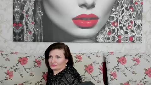 Snapshot of illegalbeauty87 chatting on January 23, 11:59 pm Ingrid or more easier...Miss GoDDess Mistress online show from January 23, 11:59 pm