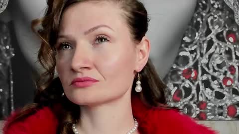 Snapshot of illegalbeauty87 chatting on March 2, 6:03 pm Ingrid or more easier...Miss GoDDess Mistress online show from March 2, 6:03 pm