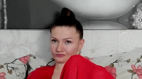 Snapshot of illegalbeauty87 chatting on January 27, 9:44 pm Ingrid or more easier...Miss GoDDess Mistress online show from January 27, 9:44 pm