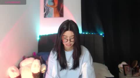 Ily Bea online show from June 4, 1:22 am