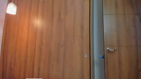 Manu  online show from April 17, 9:50 pm