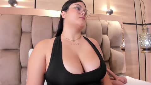 im mou  online show from February 24, 2:05 pm