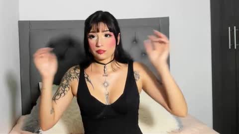 imemily444_ online show from March 25, 10:45 pm