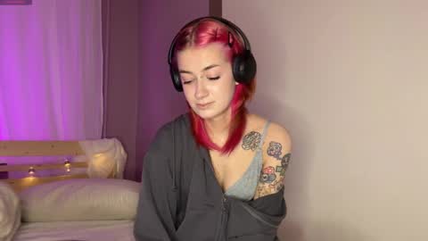 Dina online show from February 2, 1:10 pm