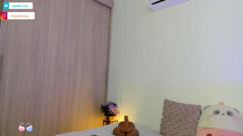 imvickyrachell_ online show from October 1, 2:55 pm