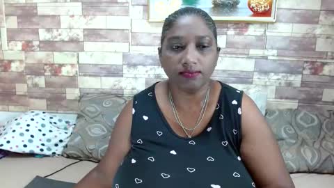 Snapshot of indianblue3 chatting on December 4, 8:12 am tracy online show from December 4, 8:12 am