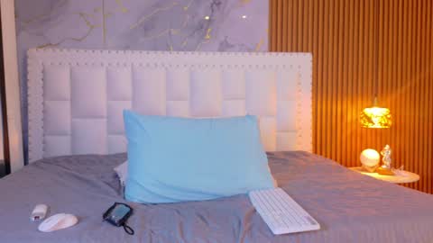 LITTLE AINHOA  online show from April 3, 7:23 pm