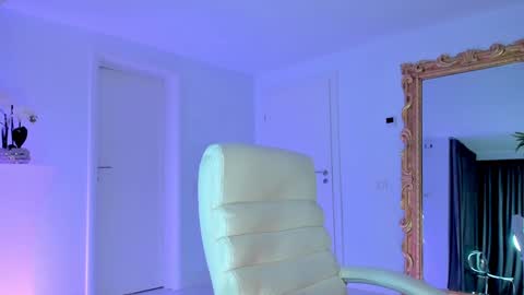 Hellen online show from October 11, 3:48 pm