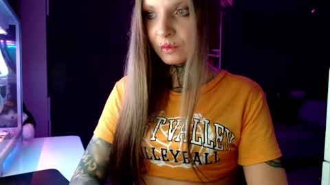 Snapshot of inesdesire chatting on February 5, 6:48 pm InesDesire online show from February 5, 6:48 pm