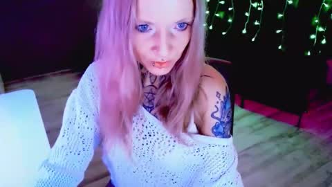 Snapshot of inesdesire chatting on September 20, 8:18 pm InesDesire online show from September 20, 8:18 pm