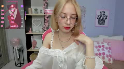 Mia online show from September 17, 7:17 am