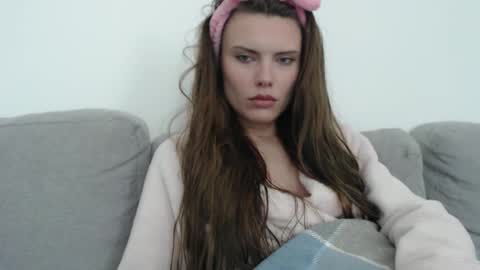 Sweet girl online show from February 7, 2:37 pm
