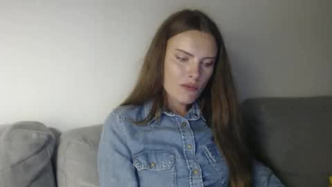 Sweet girl online show from September 25, 9:23 pm