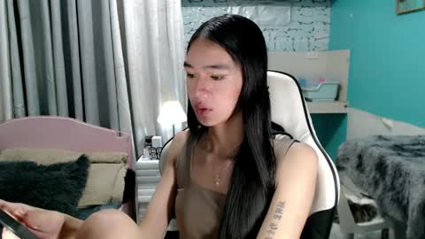 Reign online show from April 8, 4:42 pm