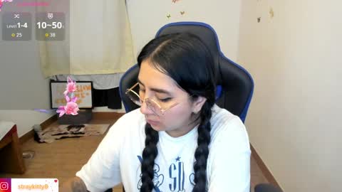 Luna        online show from April 28, 9:40 pm