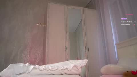 Ellie online show from March 15, 3:08 am