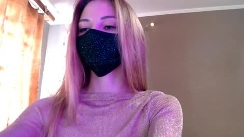 Lily online show from April 4, 1:43 pm