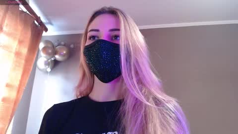 Lily online show from November 17, 10:27 am