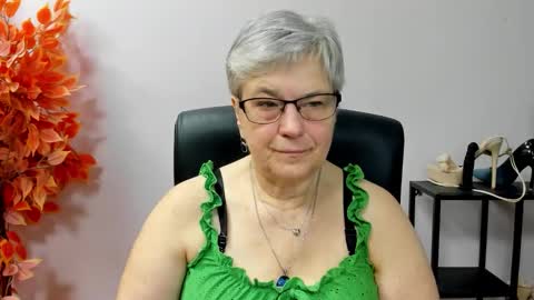 I R I S online show from December 19, 7:33 am