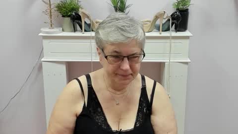 I R I S online show from December 15, 7:13 am