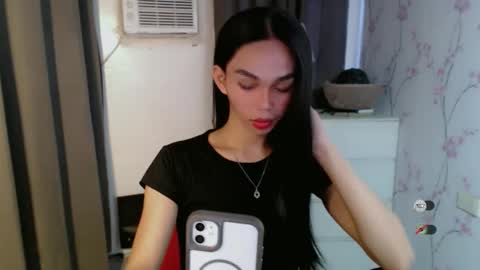 IRISH AND TRIXIE online show from April 2, 2:53 am