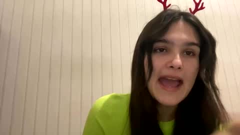 Snapshot of irisss31 chatting on December 15, 7:42 pm irisss31 online show from December 15, 7:42 pm