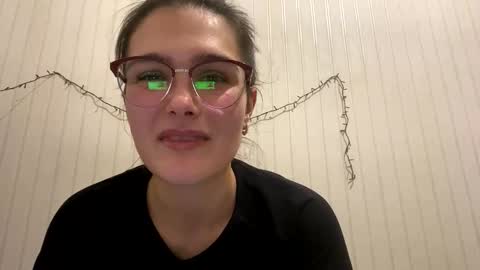 Snapshot of irisss31 chatting on December 26, 7:27 pm irisss31 online show from December 26, 7:27 pm