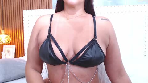 Snapshot of irresistiblemilf chatting on January 16, 12:20 pm Sandy online show from January 16, 12:20 pm