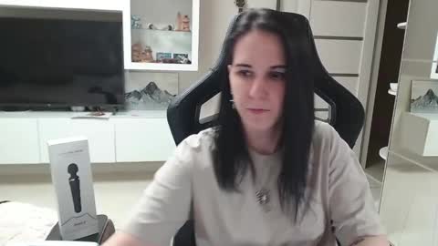 Irwi Tomboy online show from March 10, 9:29 pm