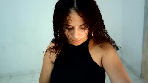 isa_bellaxx23 online show from June 9, 11:26 pm