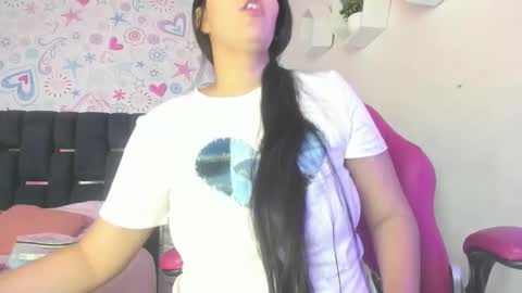 isa_rivas online show from December 14, 12:33 pm