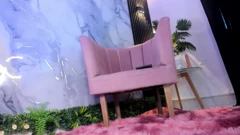 Isaa online show from January 11, 1:27 pm