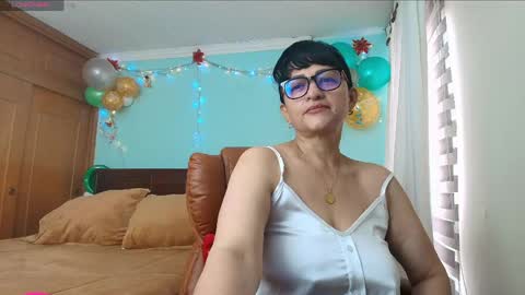 Isabeel Sofia online show from June 5, 3:18 pm