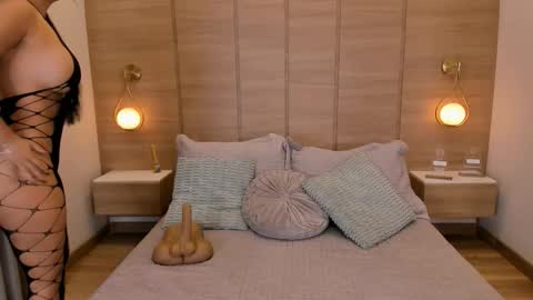 Isa online show from February 28, 3:39 am