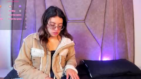 isabela Collins online show from October 1, 12:43 pm