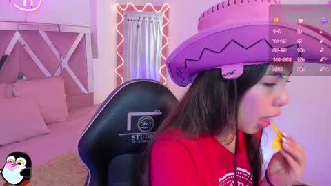 ISABELA  online show from November 24, 11:45 am