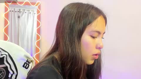 ISABELA  online show from December 1, 11:47 am