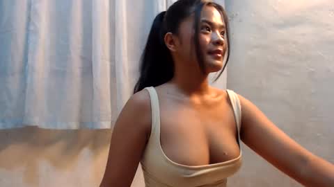 Isabell online show from May 20, 9:45 pm