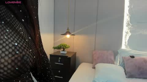 Isabel florez online show from April 15, 2:12 am